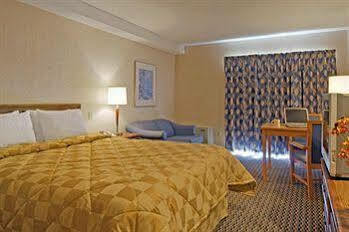 Hotel Comfort Aeroport Dorval
